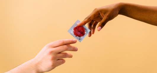 6+1 μύθοι και αλήθειες για τα προφυλακτικά: Η σημασία τους στην πρόληψη του HIV - Featured Image