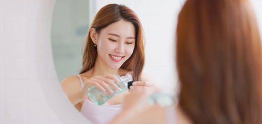 Παγκόσμια Ημέρα Στοματικής Υγιεινής: 5+1 Tips για να προστατεύσουμε τα δόντια μας απο τις «απειλές» που δέχονται! - Featured Image