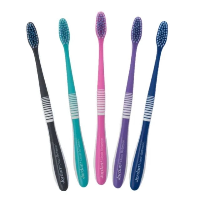Jordan Clean Between Medium Toothbrush Οδοντόβουτσα Μεσαίας Σκληρότ...