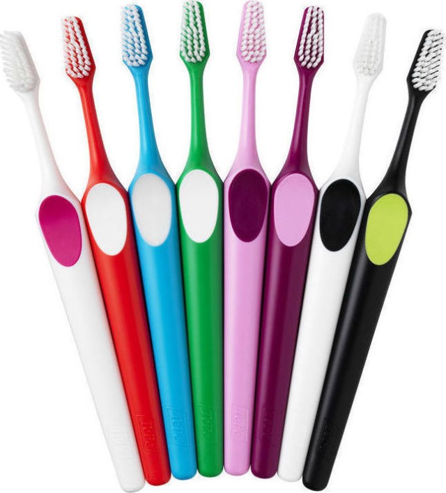 TePe Nova Medium Toothbrush Οδοντόβουρτσα 1τμχ